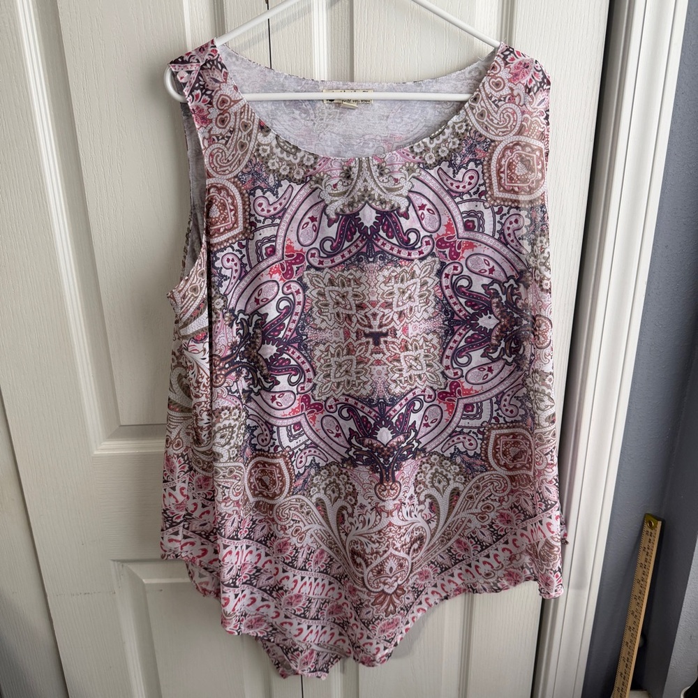 Unity World Wear Persian paisley top size 2X